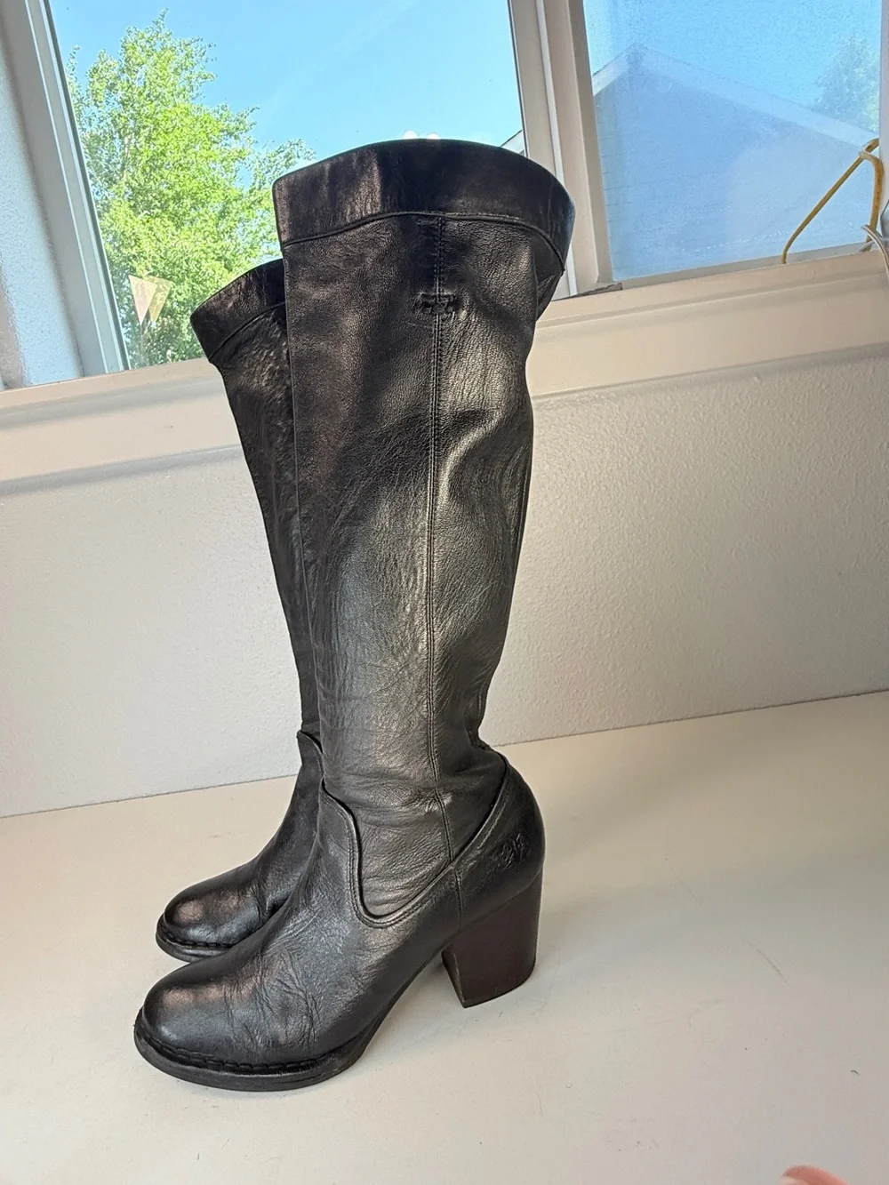 Frye Rory Scrunch Tall Black Leather Boots Womens 7 M Buttery soft Leather